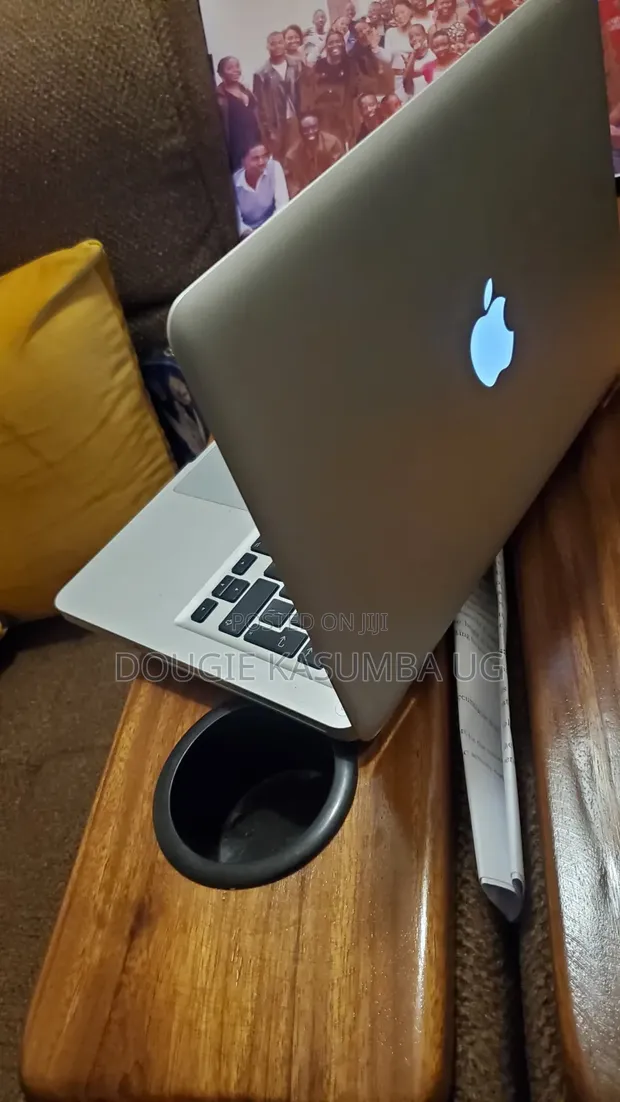 Apple MacBook 2011 Laptop - 1
