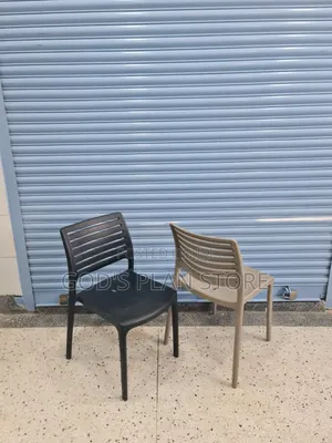 1pc Barcelona Plastic Chair - Black