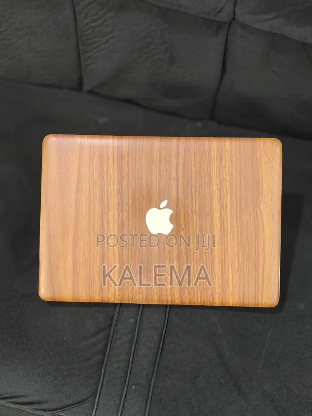 Apple MacBook Pro 8GB RAM, 500GB HDD - 1