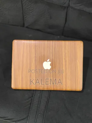 Apple MacBook Pro 8GB RAM, 500GB HDD