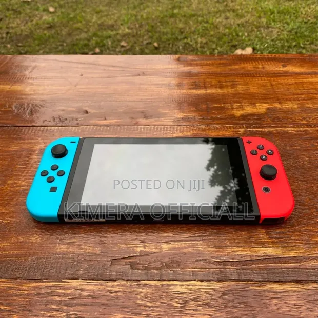 Nintendo Switch Standard Edition - 1