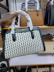 Chris Bella Women's Designer Handbag - Multicolor - 3