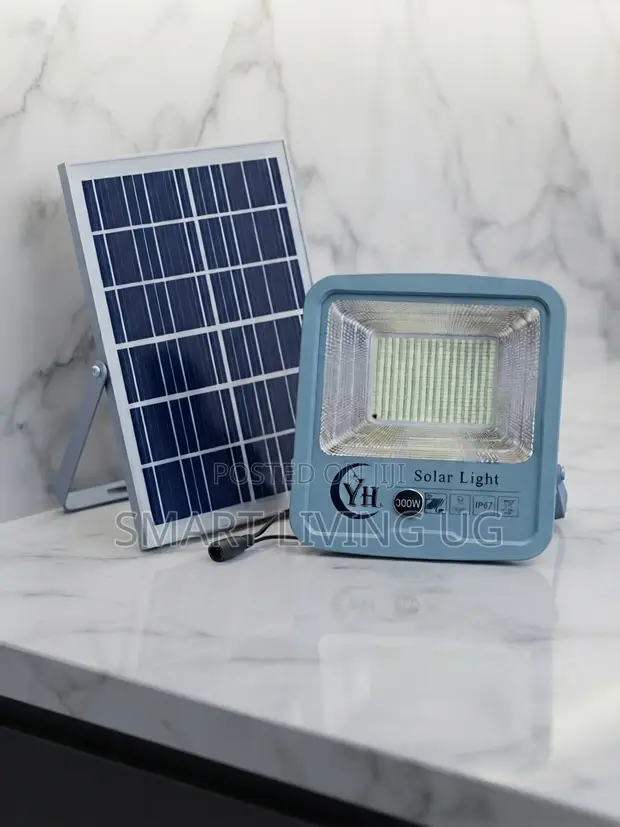 Star White 300W IP67 Waterproof Solar Flood Light - 1