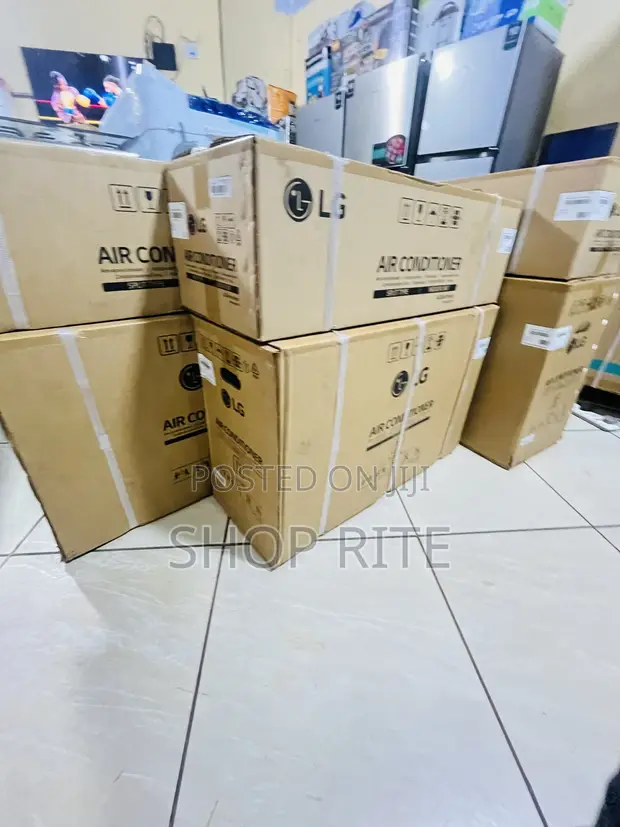 LG Smart Living Air Conditioner 12000 BTU - 1
