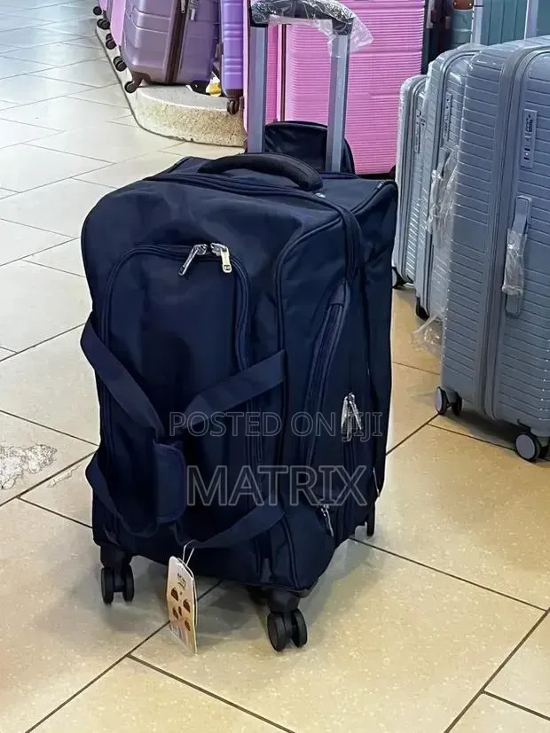 5-Wheel Spinner Travel Bag - 1
