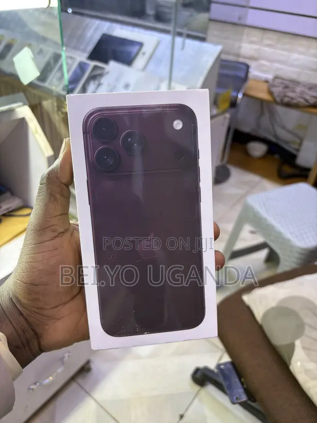 Apple iPhone 18 Pro Max 256GB Red - 1