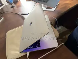 Apple MacBook Pro 2020 8GB Intel Core i5 SSD 256GB