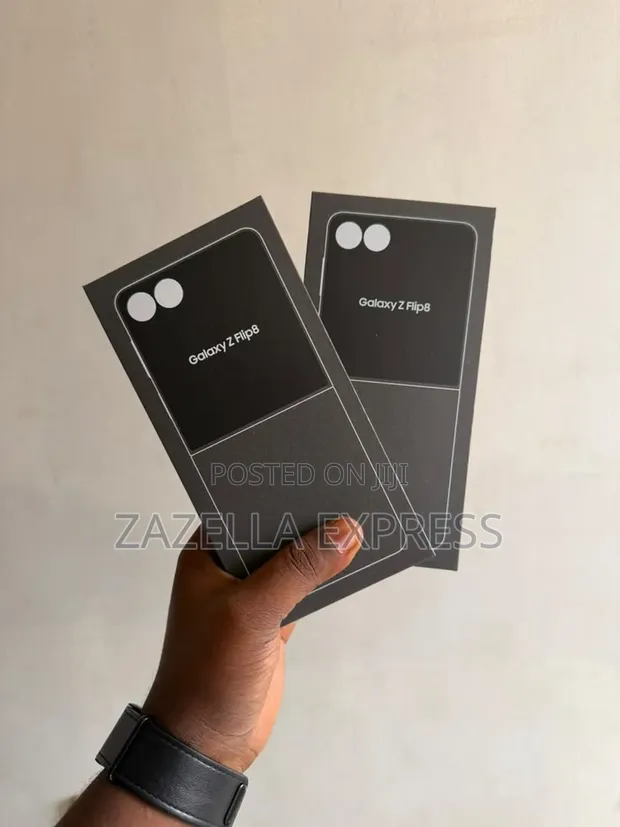 New Samsung Galaxy Z Flip8 256GB Black - 1