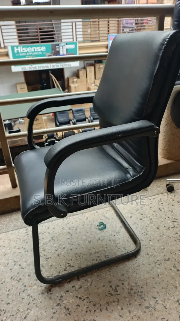 Executive Office Chair - Black Leather - 1