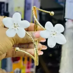 Gold-Colored Upper-Arm Cuff/Armlet