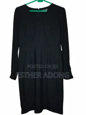 Women's Black Knee-Length Long-Sleeved Dress