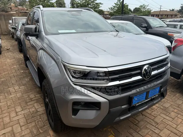 Volkswagen Amarok 2025 Silver - 1