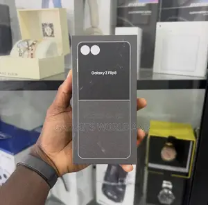 New Samsung Galaxy Z Flip8 256GB Graphite