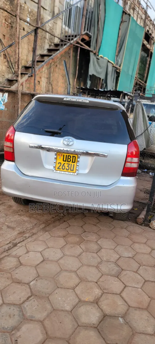 Toyota Wish 2006 Silver - 1
