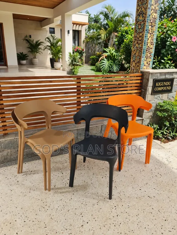 Larry Fancy Plastic Chairs - 1