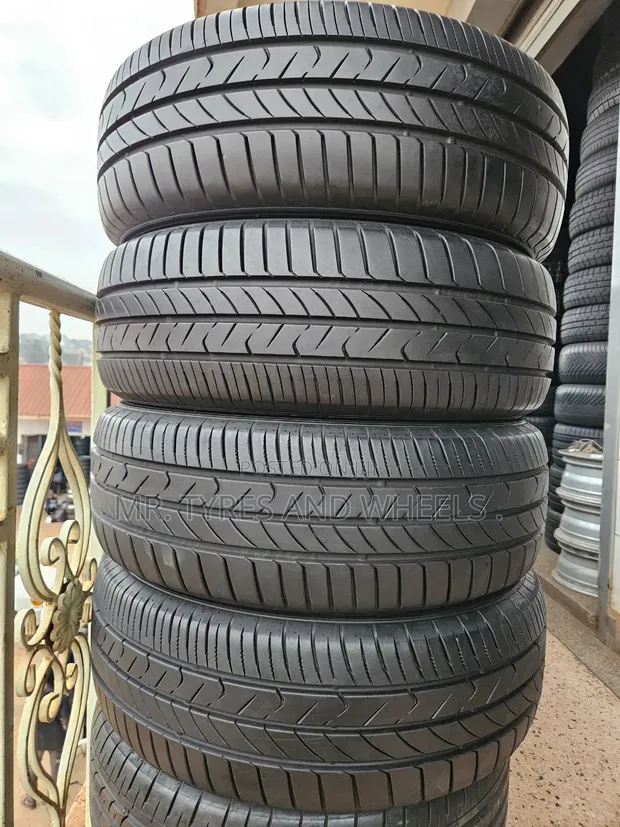 215/65R16 Toyo Tranpath MP Tyres (Used) - 1