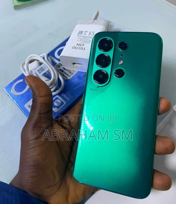 New Tecno Camon 50 Pro 256GB Green - 1