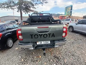 Toyota Hilux Revo Double Cab 2.7 Petrol AWD 2016 Green