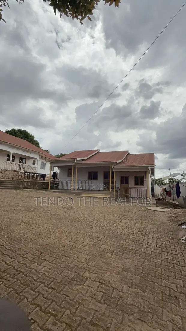2 Bedroom Bungalow for Rent in Hawai Estate, Central Division - 1