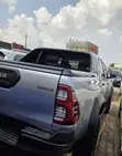 Toyota Hilux 2024 Silver - 2