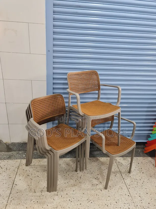 Strong Plastic Dining Chairs (Set of 4) - 1