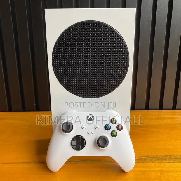 UK Used Xbox Series S with 1 Controller and 4 Games - 1
