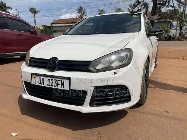 Volkswagen Golf 2015 White - 1