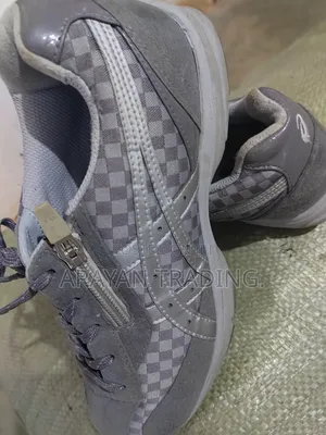 Mixed Used Shoes - Asics Sneakers