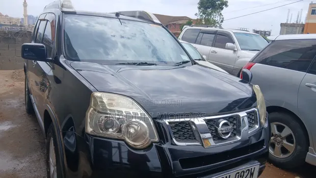 Nissan X-Trail 2011 Black - 1