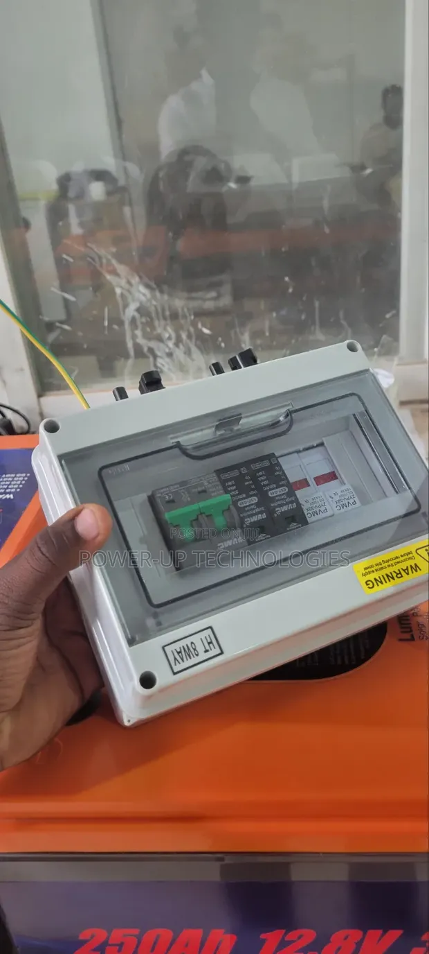 Photovoltaic DC Combiner Box with Surge Protection - 1