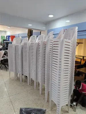 Trend Style Plastic Dining Chairs (White)