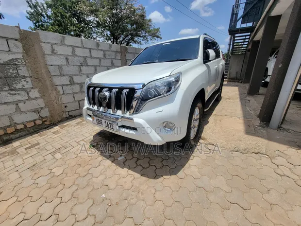 Toyota Land Cruiser Prado 2017 White - 1