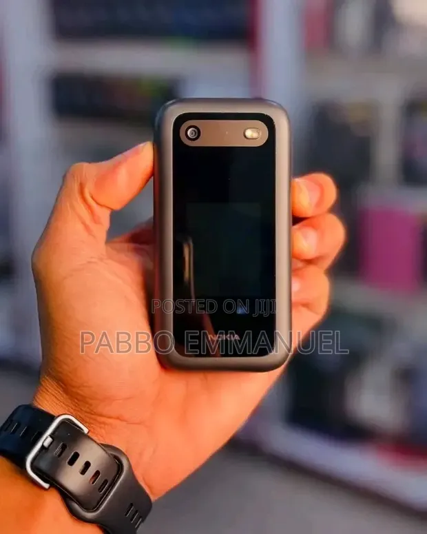 New Nokia 2660 Flip 4G Black - 1