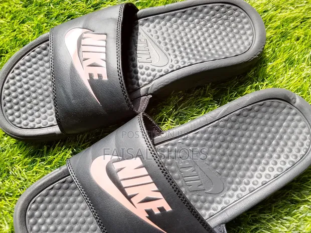 Men's Nike Size 40 Sandals - 1