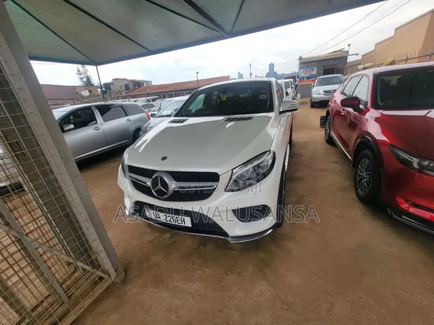 Mercedes-Benz GLE-Class 2019 White - 1