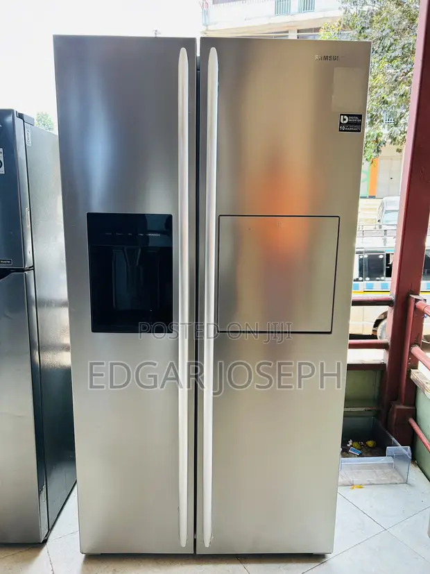 Samsung 670L Side-by-Side Refrigerator with Ice Maker & Water Dispenser - 1