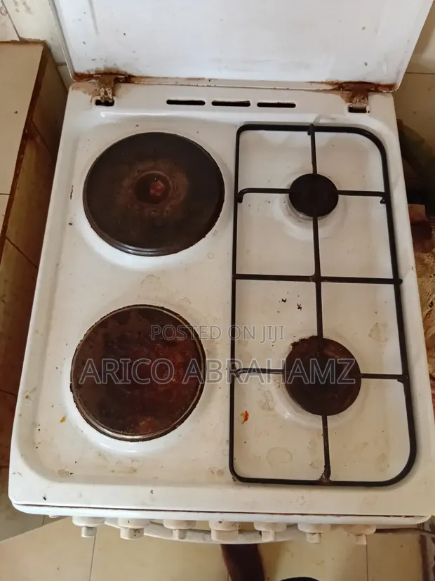 Indesit 4-Burner Gas Cooker with Oven - 1