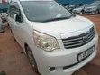 Toyota Noah 2011 White - 4
