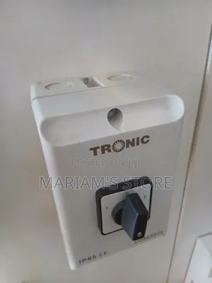 Ortronics Manual Changeover Switch CO4032-IS 32A