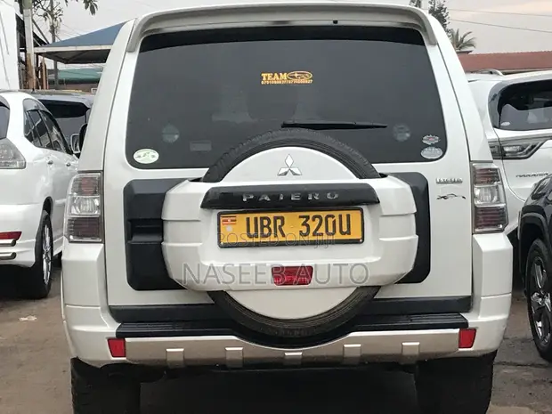 Mitsubishi Pajero 2009 White - 1
