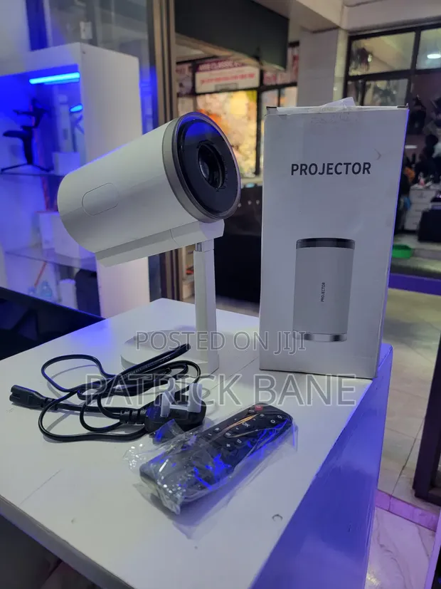 Android Smart Projector HY300 Pro - 1