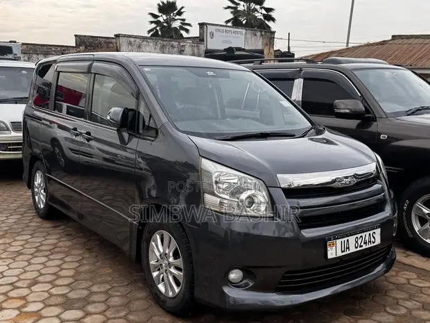 Toyota Noah 2009 Gray - 1