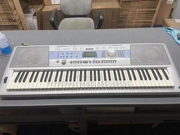 Yamaha DGX-200 Portable Grand Keyboard - 1