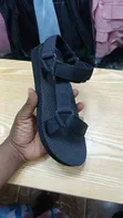Kids' Universal Sandals - Size 35 - 1