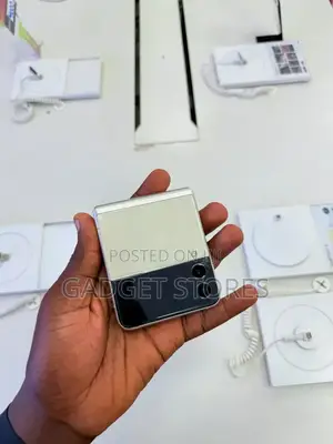 Samsung Galaxy Z Flip4 256GB White