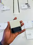Samsung Galaxy Z Flip4 256GB White - 1