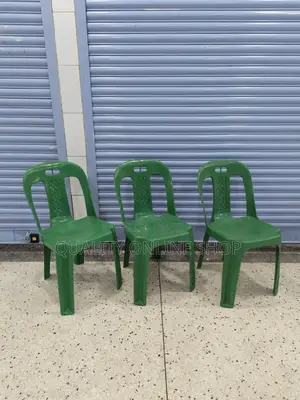 Deco Brand New Green Plastic Garden Chairs (Set of 4)