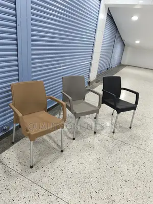 Deluxe Plain Back Plastic Chairs