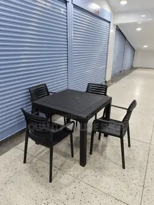 Beautiful Outdoor Plastic Table and Chairs