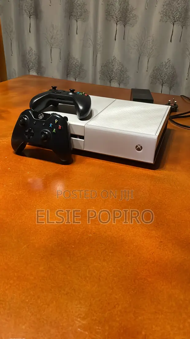 Faulty Xbox Series One - Needs Power Cable - 1